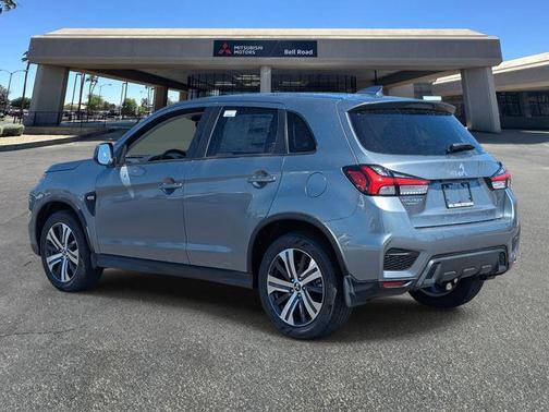 Mercury Gray Metallic 2025 Mitsubishi Outlander Sport 2.0 ES