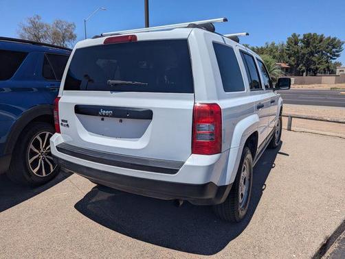 Bright White Clearcoat 2017 Jeep Patriot Sport