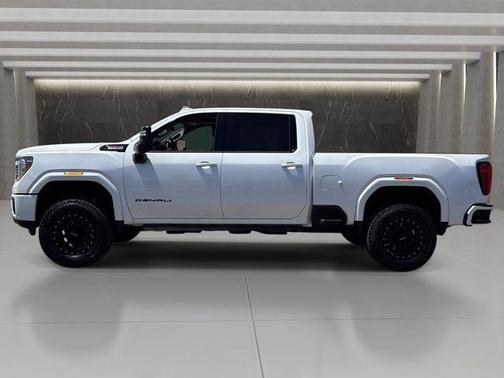 White Frost Tricoat 2020 GMC Sierra 2500 Denali