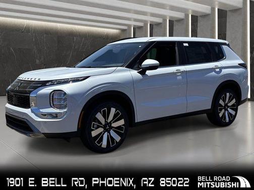 White Diamond 2026 Mitsubishi Outlander SE