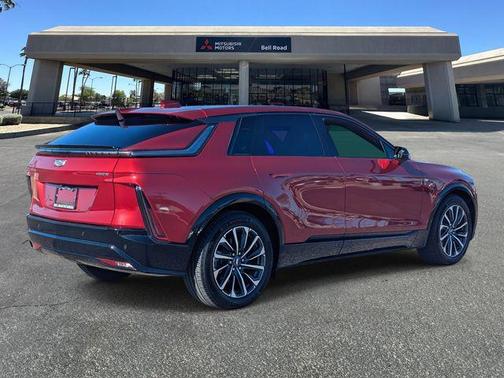 2024 Cadillac LYRIQ Sport