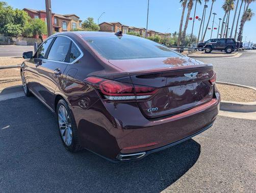 Pamplona Red 2017 Genesis G80 3.8