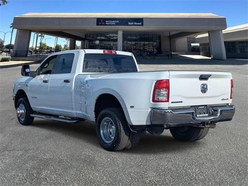 2024 RAM 3500 Big Horn Crew Cab 4x4 8' Box