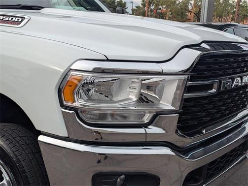 2024 RAM 3500 Big Horn Crew Cab 4x4 8' Box