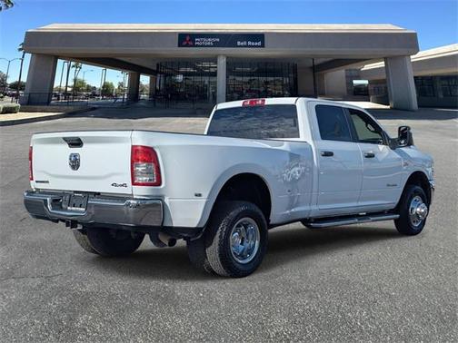 2024 RAM 3500 Big Horn Crew Cab 4x4 8' Box