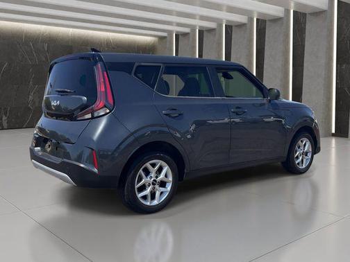 Gravity Gray 2023 Kia Soul LX