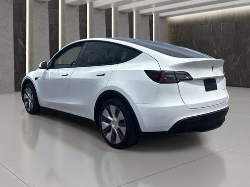 Pearl White Multi-Coat 2021 Tesla Model Y Long Range Dual Motor All-Wheel Drive