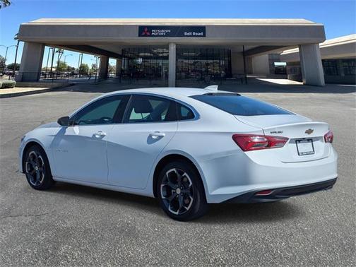 2022 Chevrolet Malibu FWD LT