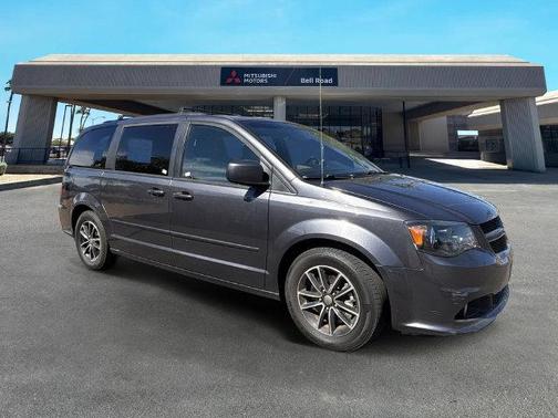 Granite Pearlcoat 2017 Dodge Grand Caravan GT