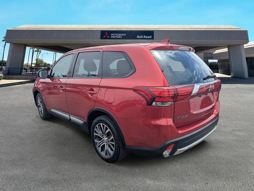 Rally Red Metallic 2018 Mitsubishi Outlander ES