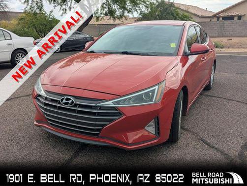 2019 Hyundai ELANTRA SE