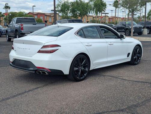 Uyuni White 2023 Genesis G70 2.0T RWD