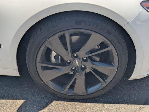 2023 Genesis G70 2.0T RWD