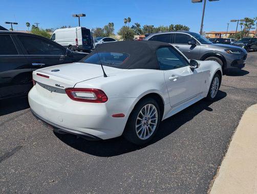 2017 FIAT 124 Spider Base