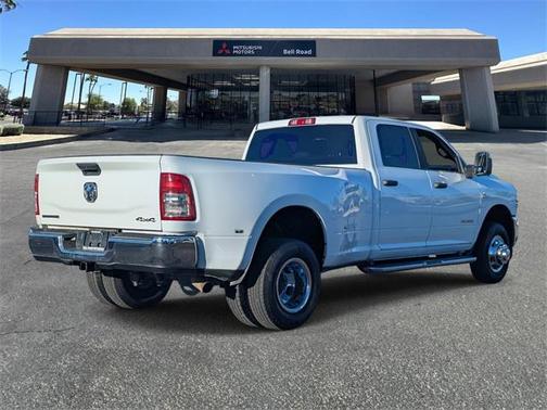 2024 RAM 3500 Big Horn Crew Cab 4x4 8' Box