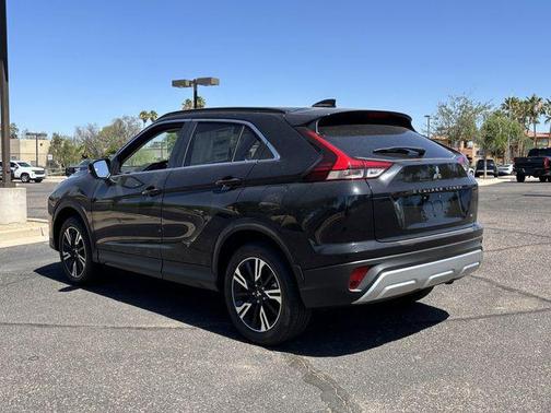 Labrador Black Pearl 2026 Mitsubishi Eclipse Cross SE