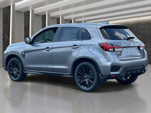 Mercury Gray Metallic 2026 Mitsubishi Outlander Sport 2.0 LE