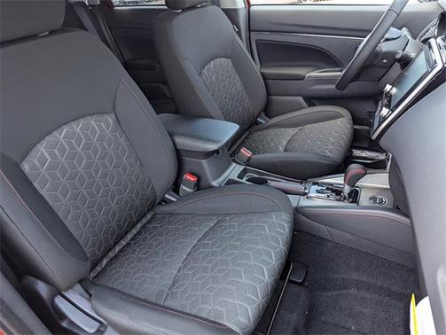 2025 Mitsubishi Outlander Sport 2.0 LE