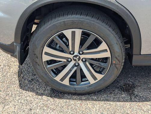 Mercury Gray Metallic 2025 Mitsubishi Outlander Sport 2.0 ES