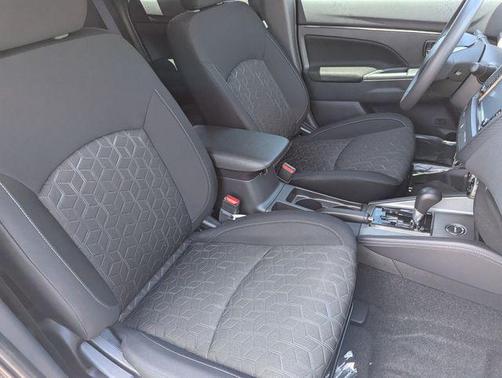Mercury Gray Metallic 2025 Mitsubishi Outlander Sport 2.0 ES