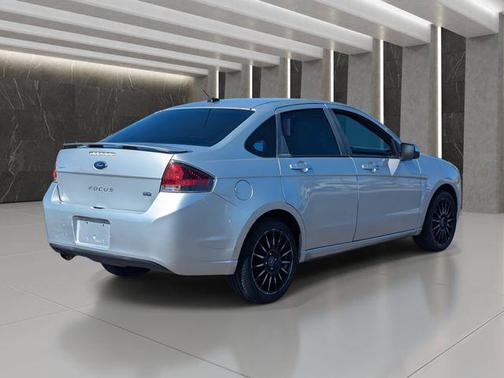 2010 Ford Focus SES