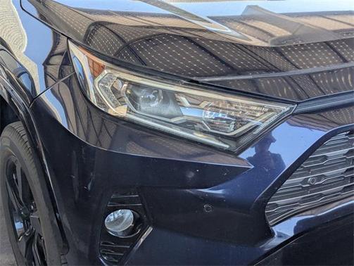 2020 Toyota RAV4 Hybrid SE