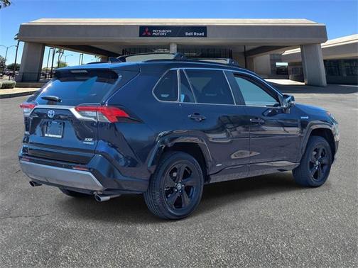 2020 Toyota RAV4 Hybrid SE