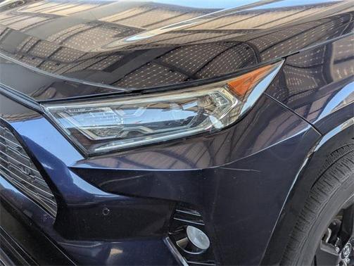 2020 Toyota RAV4 Hybrid SE