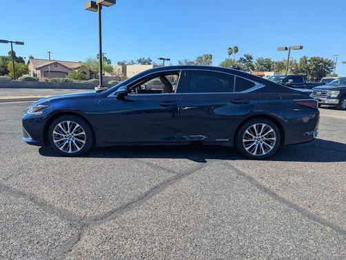 2021 Lexus ES 300h Base