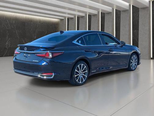 2021 Lexus ES 300h Base