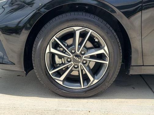 Aurora Black Pearl 2023 Kia Forte LXS