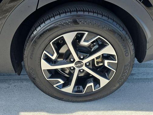 Ebony Black 2025 Kia Sportage EX