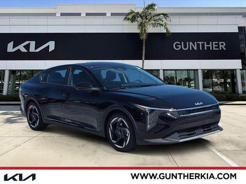 Aurora Black Pearl 2026 Kia K4 EX