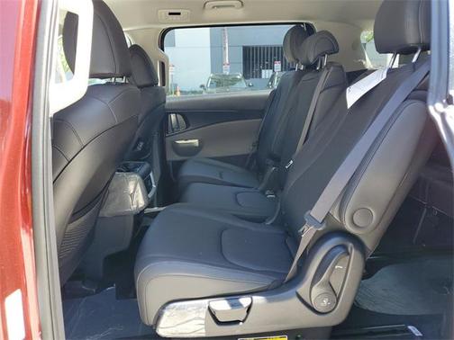 2025 Kia Carnival LXS