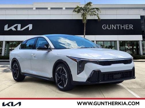 Snow White Pearl 2026 Kia K4 GT-Line