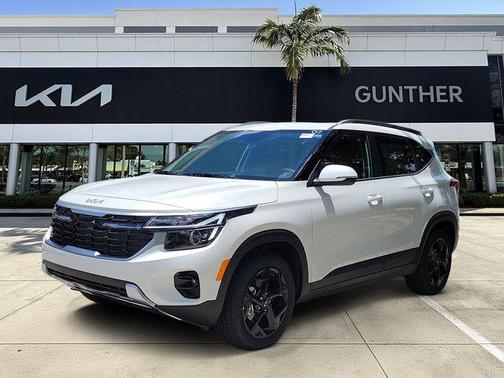 Snow White Pearl 2026 Kia Seltos EX
