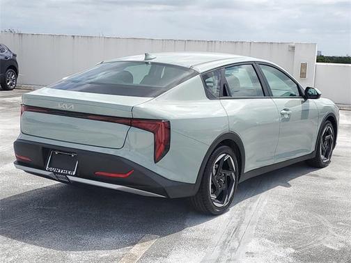 2025 Kia K4 EX