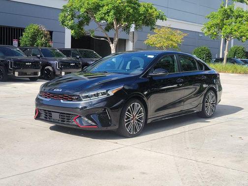 Aurora Black Pearl 2023 Kia Forte GT