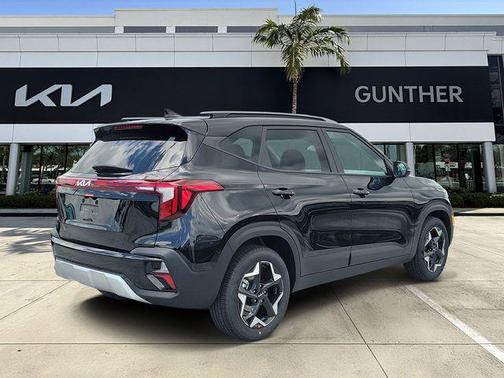 Fusion Black 2026 Kia Seltos S