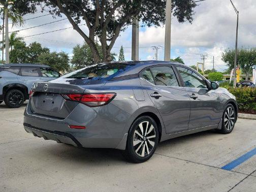 Gun Metallic 2022 Nissan Sentra SV