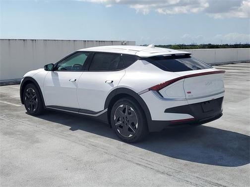 2025 Kia EV6 Light