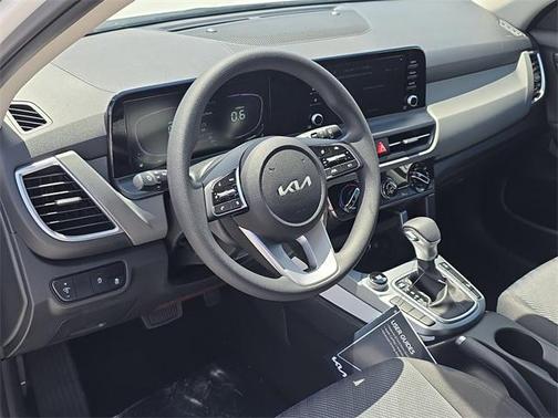 2025 Kia Seltos LX