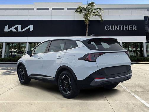 Glacial White Pearl 2026 Kia Sportage EX