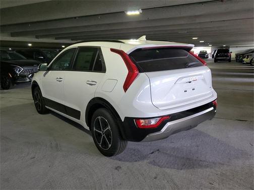 2025 Kia Niro SX