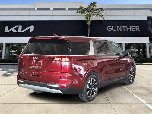 2024 Kia Carnival EX