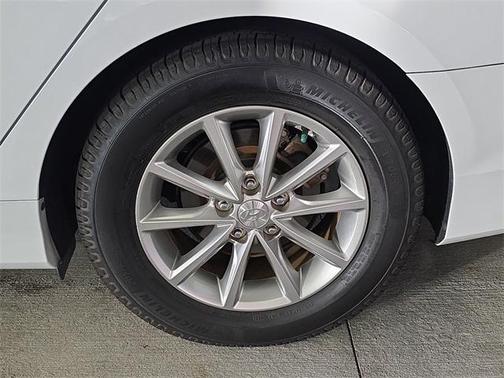 2018 Hyundai SONATA SE