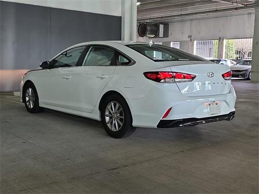 2018 Hyundai SONATA SE