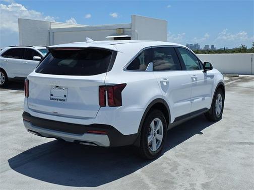 2025 Kia Sorento LX