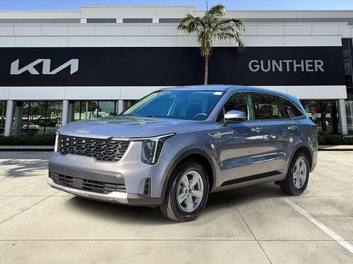 Everlasting Silver 2024 Kia Sorento LX