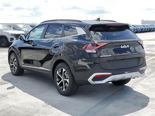 2025 Kia Sportage EX